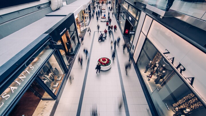 busy shopping mall